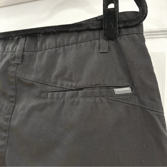 Volcom FRICKIN MODERN SHORTS Flat Front Golf Black sz 33 - Picture 4 of 6